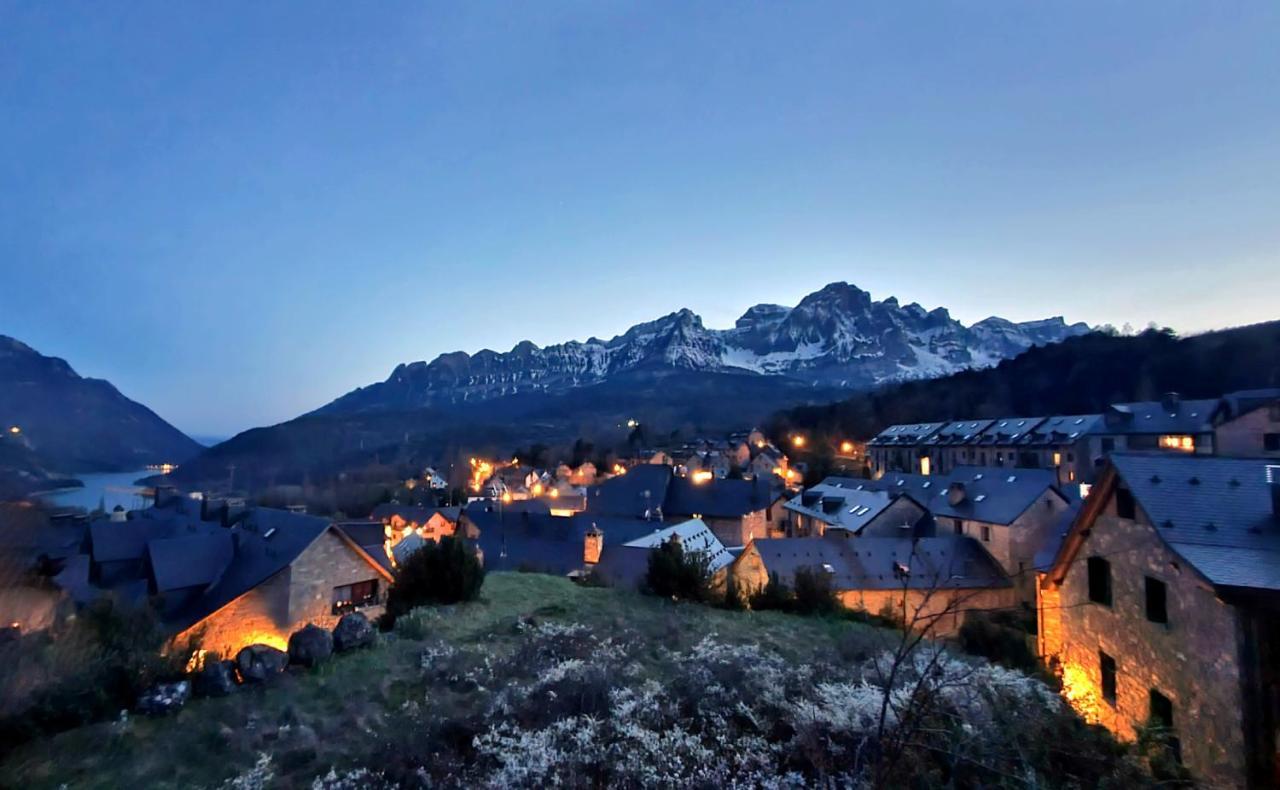 Valtrama Suite Tramacastilla de Tena Exteriér fotografie