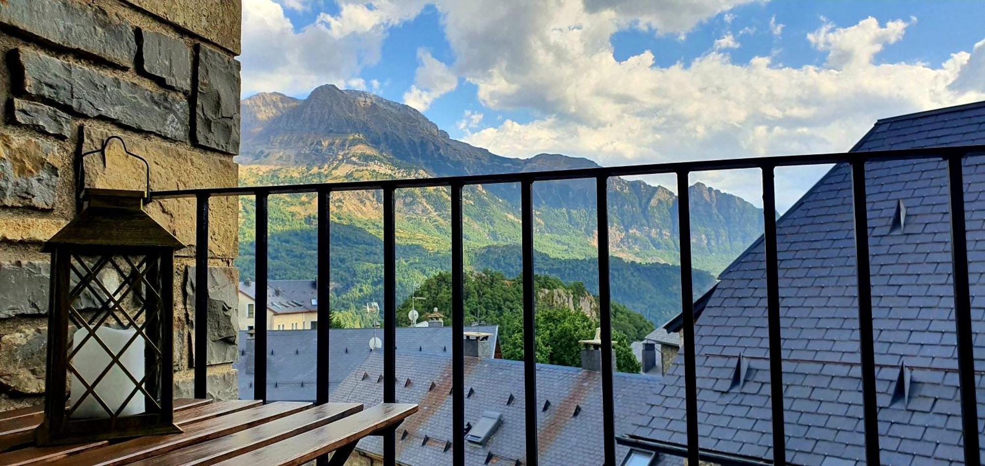 Valtrama Suite Tramacastilla de Tena Exteriér fotografie